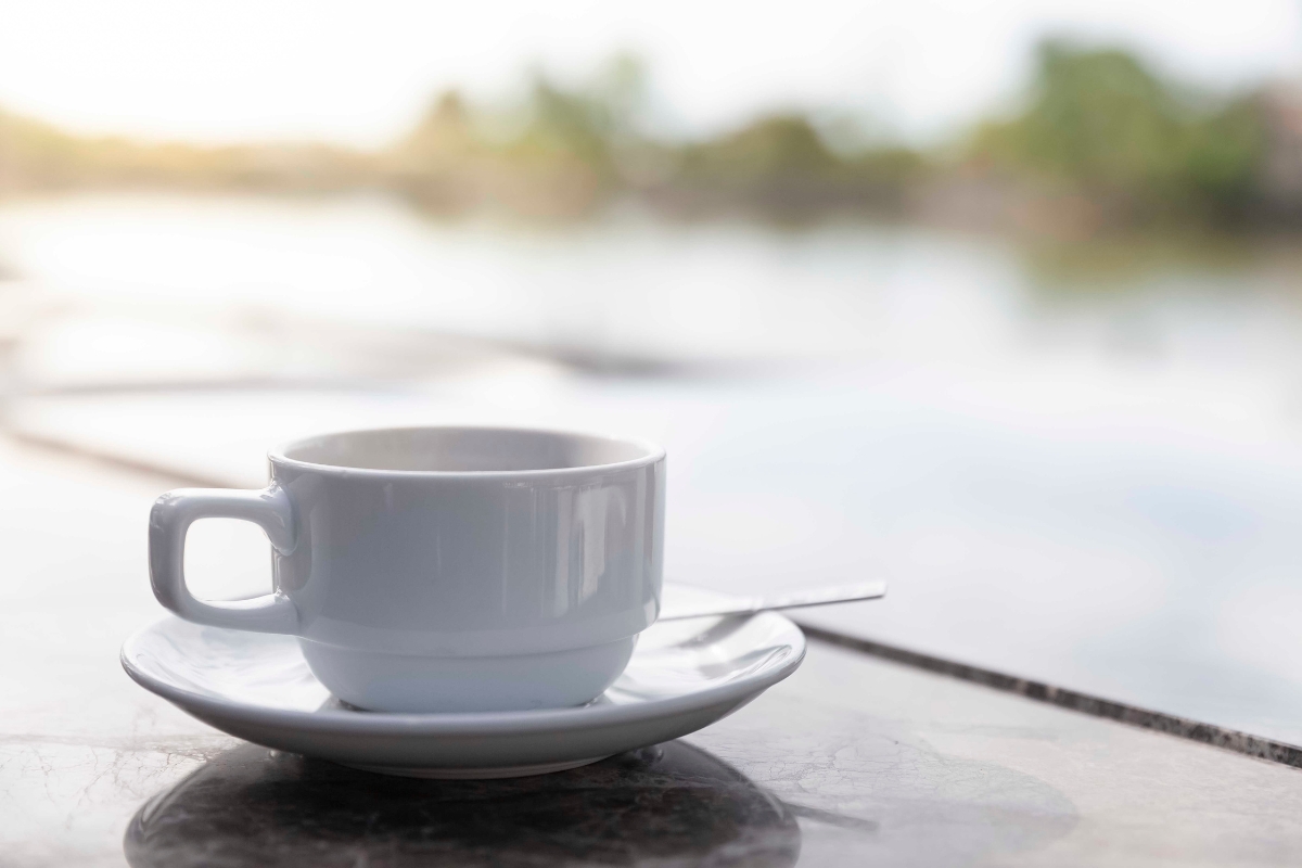 prikaz kafe na reci